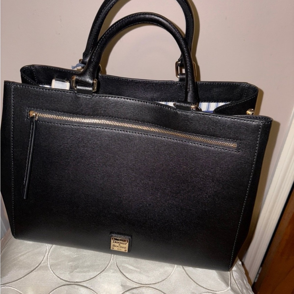 Dooney & Bourke SAFFIANO ZIP SATCHEL HANDBAG NWT